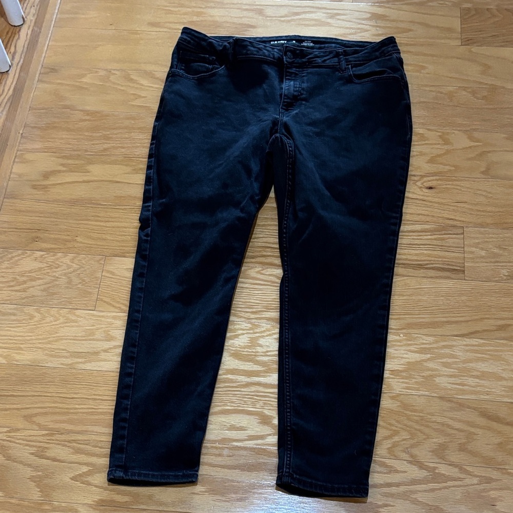 Old Navy Women's Black Ankle Jeans